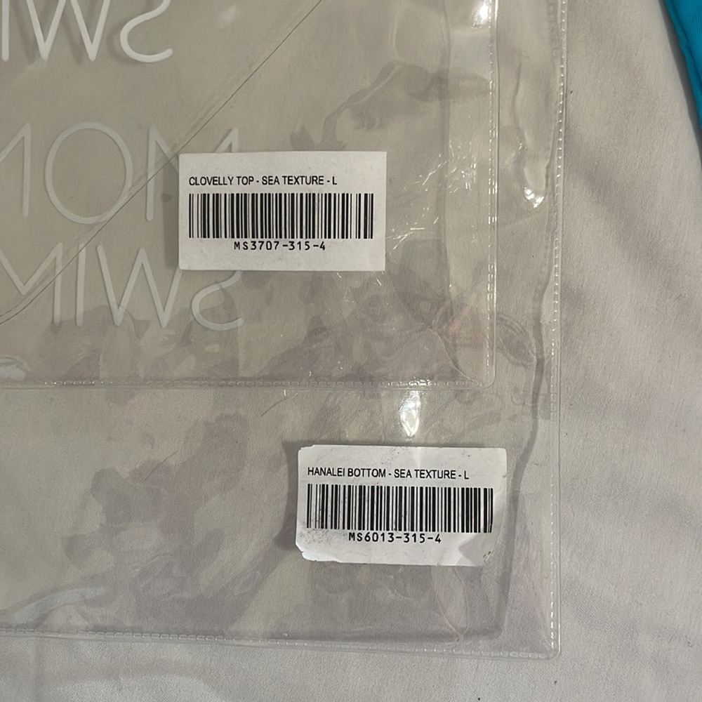 Monday Swimwear color sea texture size large clovelly top and hanalei bottom - Picture 2 of 3